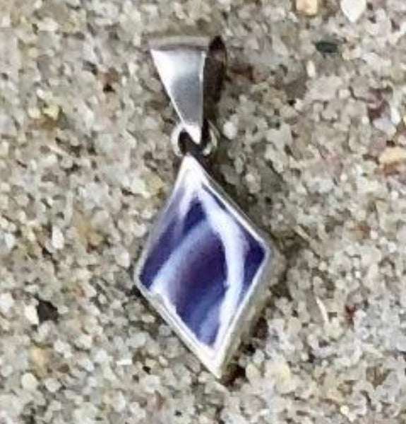 P1016 Triangle Wampum Sterling Silver Inlay Pendant