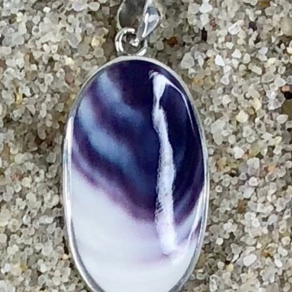 P1075 Large Oval Wampum Sterling Silver Inlay Pendant