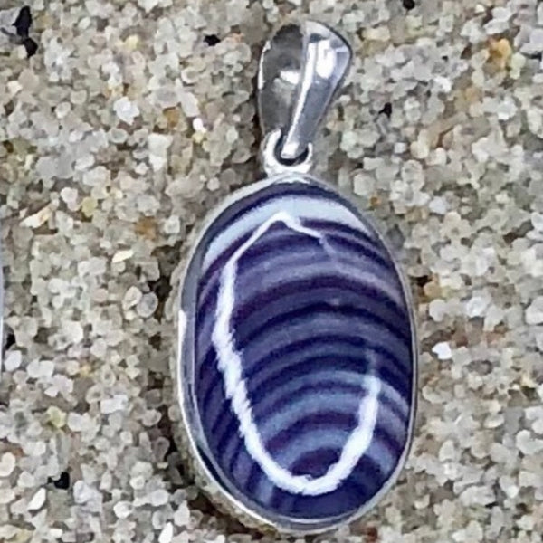 P1072 Medium Oval Wampum Sterling Silver Inlay Pendant