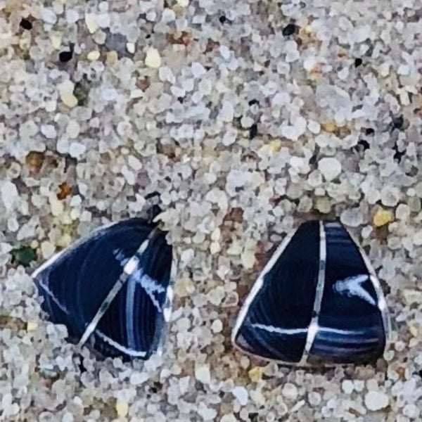 E1019 Split Triangle Small Wampum Sterling Silver Earrings