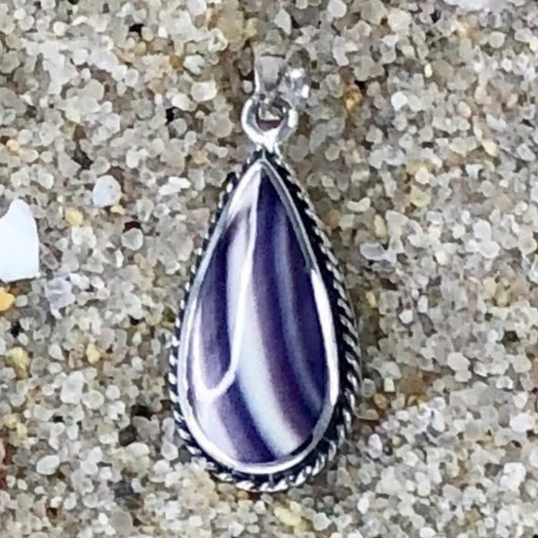 P1078 Teardrop Bead Wampum Sterling Silver Inlay Pendant