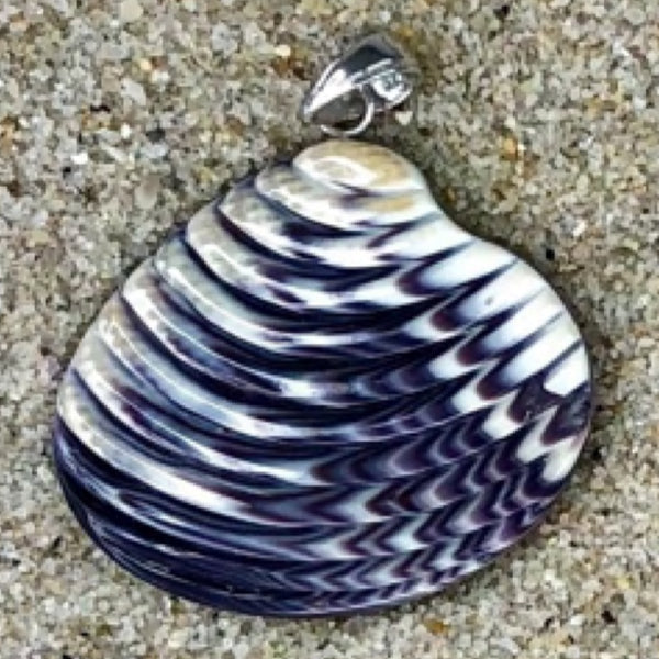 P3400 Quahaug Large 30mm Wampum Natural Sterling Silver Pendant