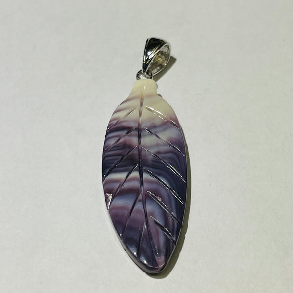 P3384 Feather Medium Wampum Natural Sterling Silver Pendant