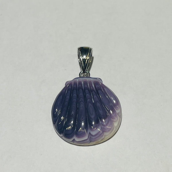 P3399 Scallop Medium 16mm Wampum Natural Sterling Silver Pendant