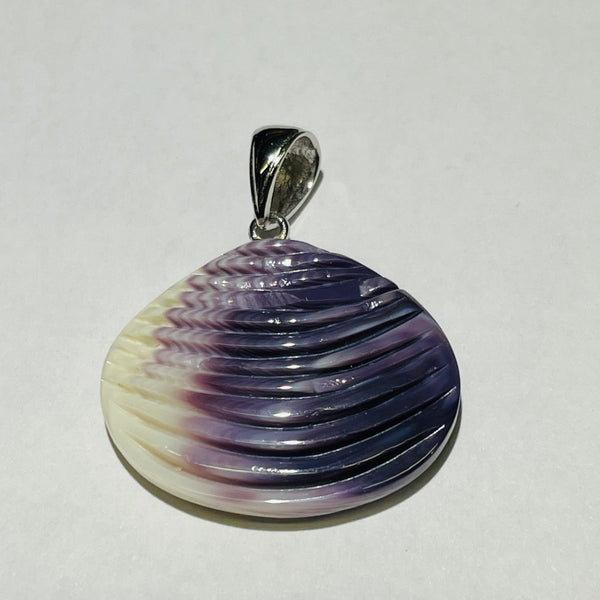 P3370 Quahaug Medium 25mm Wampum Natural Sterling Silver Pendant