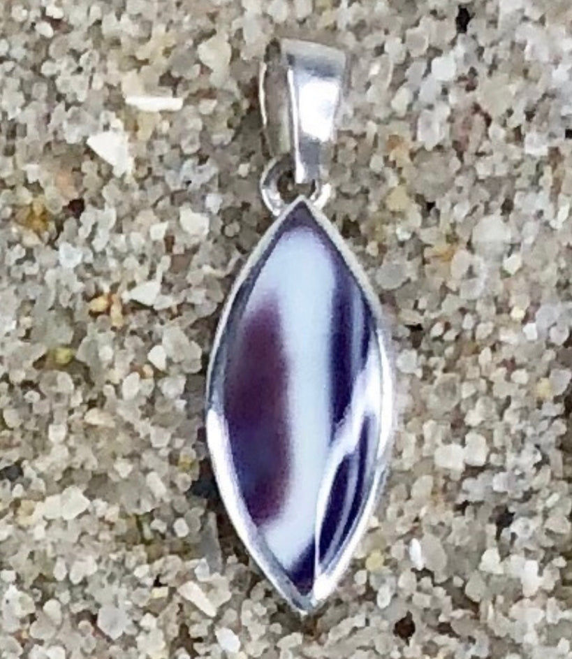 P1025 Novette Wampum Sterling Silver Inlay Pendant