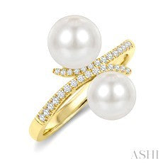 0.15 Ctw Two-Stone Pearl and Diamond Ring in 10K Yellow Gold