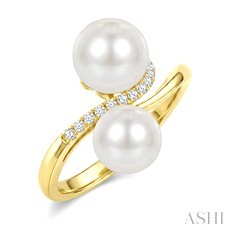 0.08 Ctw Two-Stone Pearl and Diamond Ring in 10K Yellow Gold