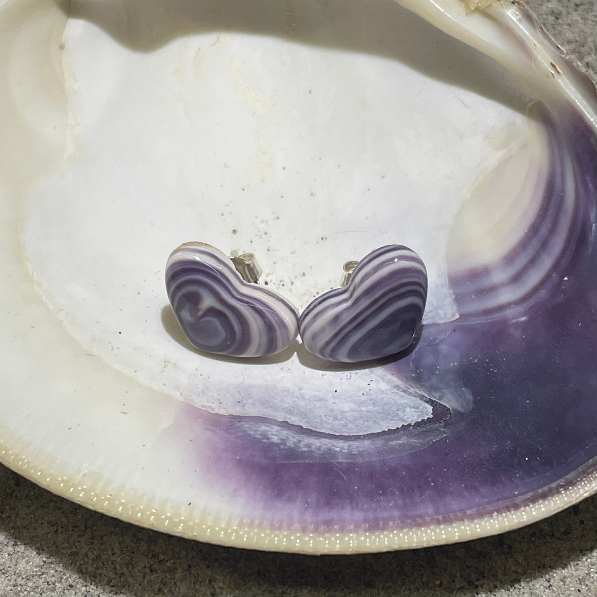 E3130 Heart Medium Studs Wampum Natural Earrings Sterling Silver