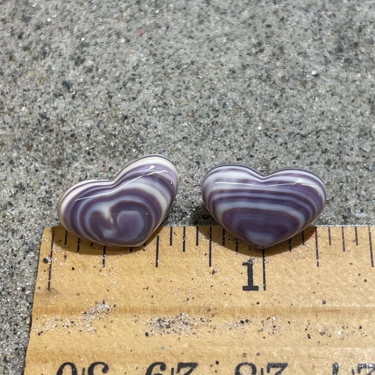 E3130 Heart Medium Studs Wampum Natural Earrings Sterling Silver
