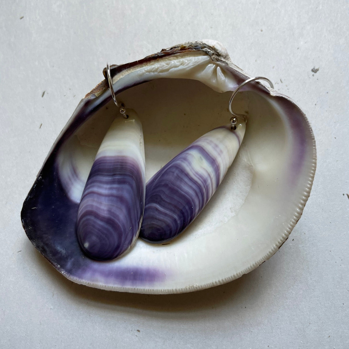 E3098 New Teardrop Wampum Natural Earrings Sterling Silver