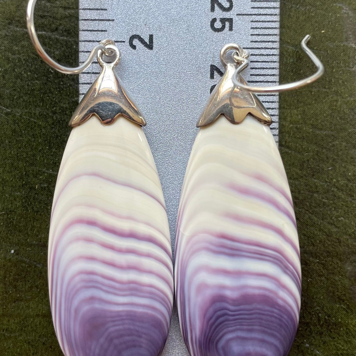 E3100 Teardrop Wampum Natural Earrings Sterling Silver
