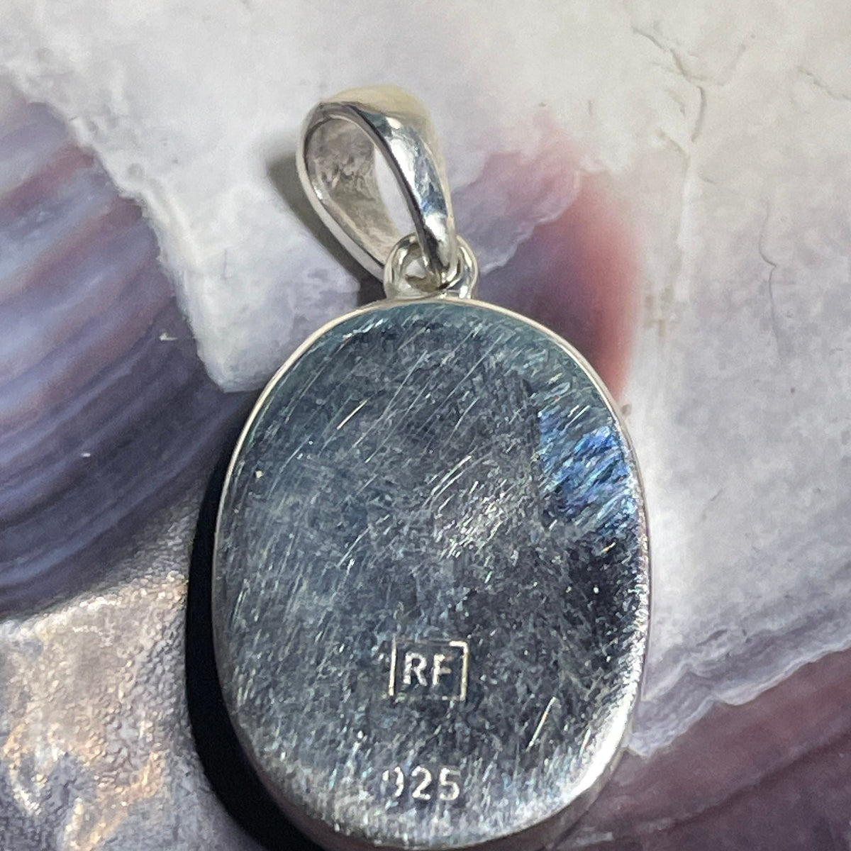 P1072 Medium Oval Wampum Sterling Silver Inlay Pendant