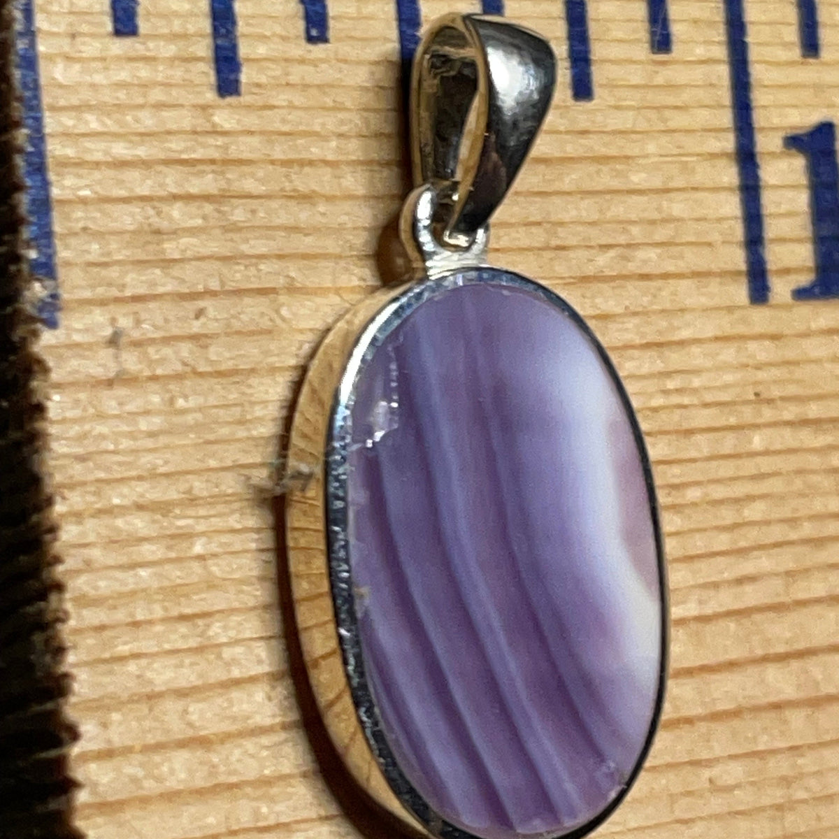 P1072 Medium Oval Wampum Sterling Silver Inlay Pendant