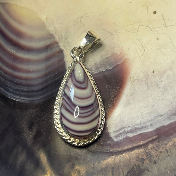 P1078 Teardrop Bead Wampum Sterling Silver Inlay Pendant
