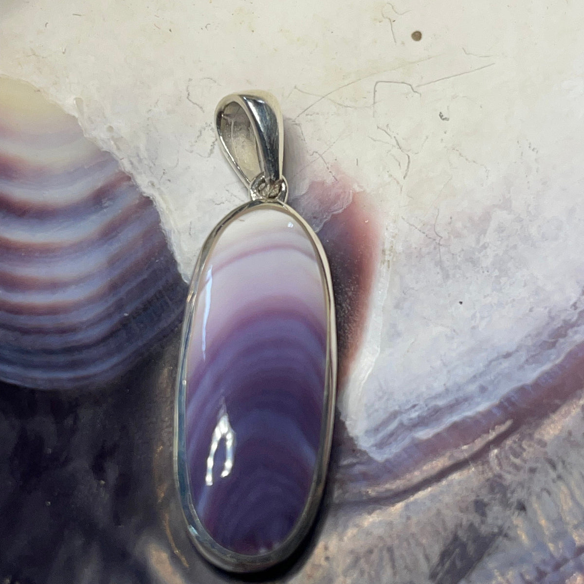P1076 Long Oval Wampum Sterling Silver Inlay Pendant