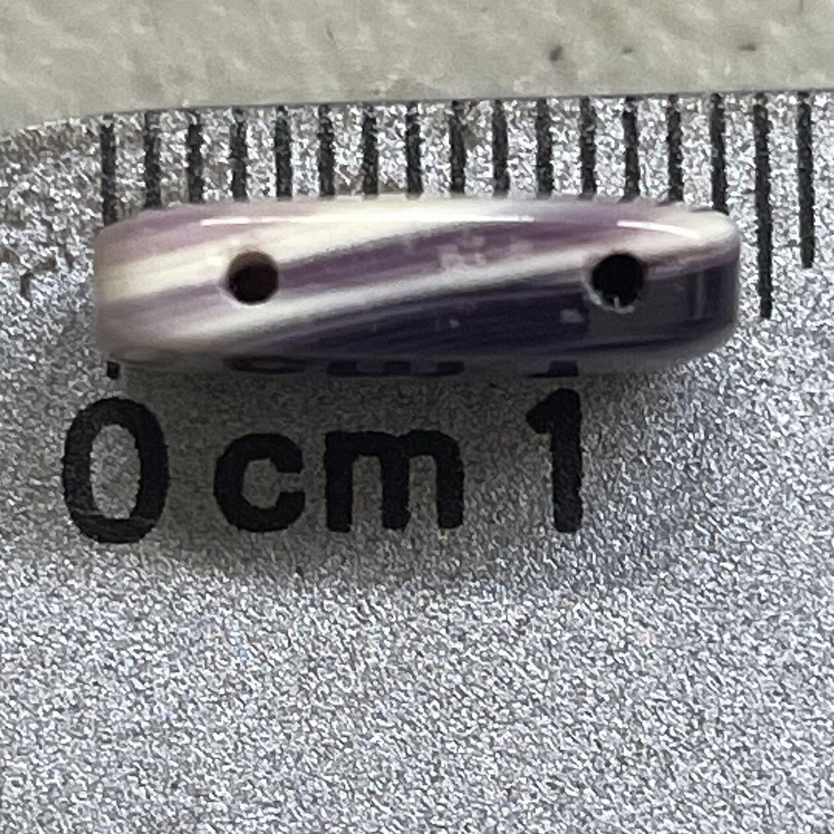 5100 Rect/2 hole 14x8mm purple wampum