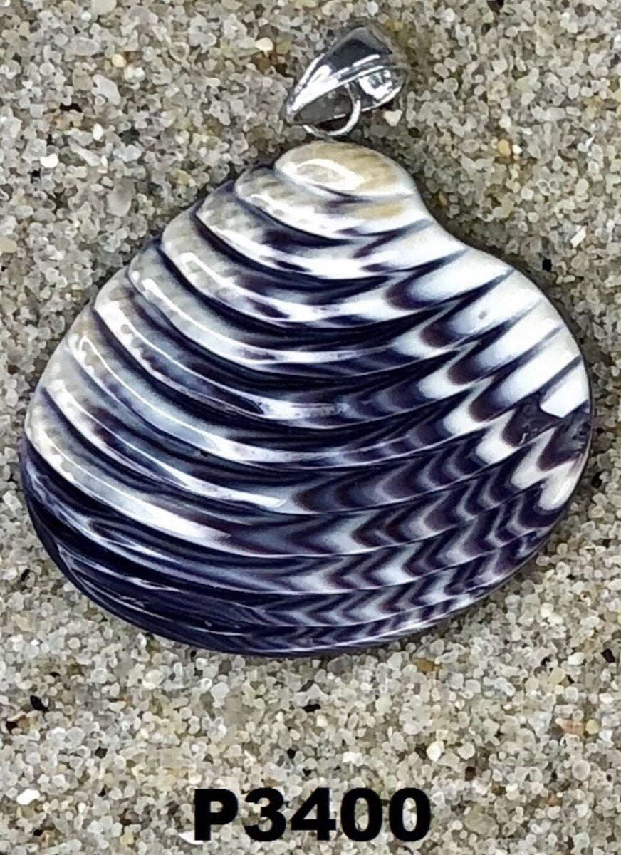 P3400 Quahaug Large 30mm Wampum Natural Sterling Silver Pendant