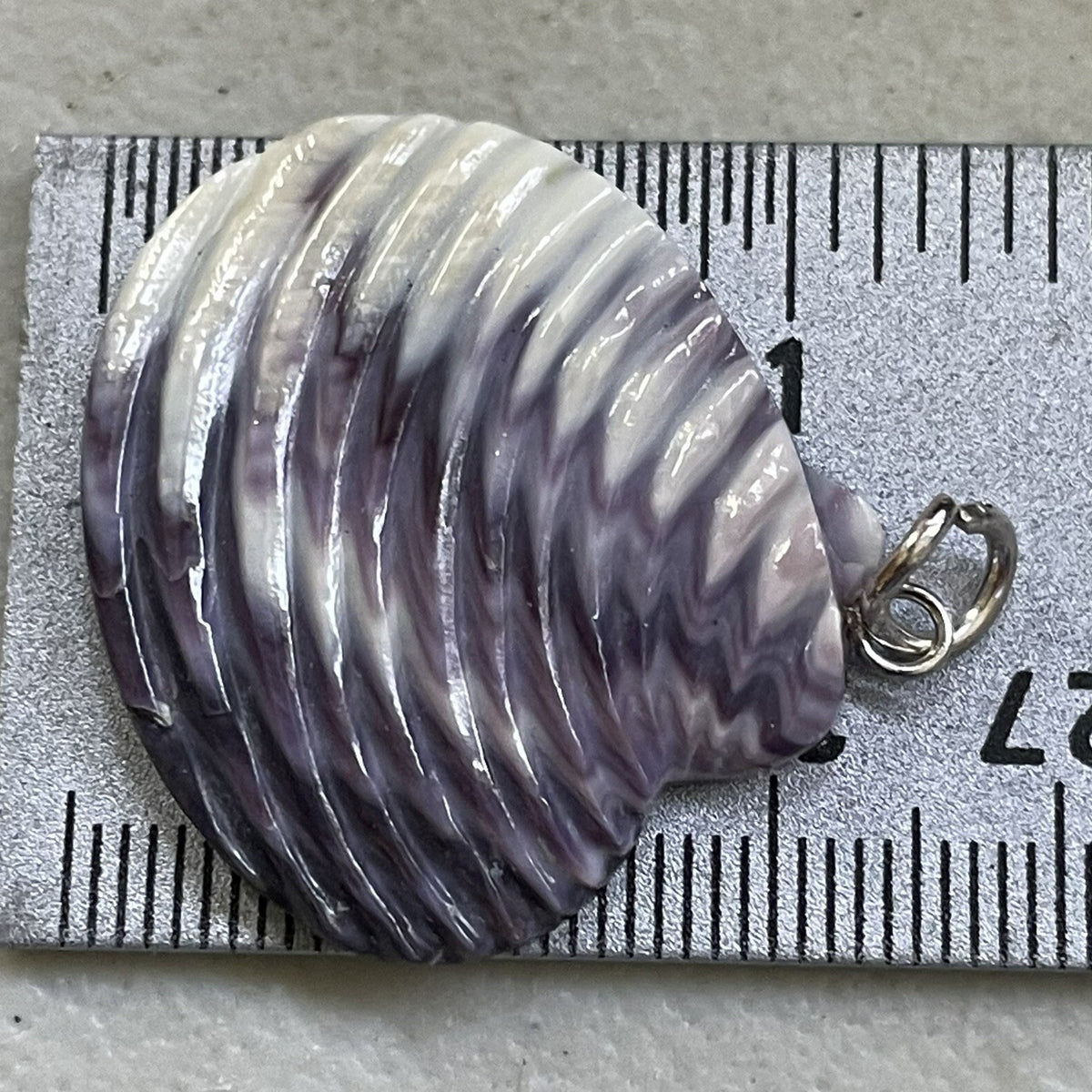 P3400 Quahaug Large 30mm Wampum Natural Sterling Silver Pendant