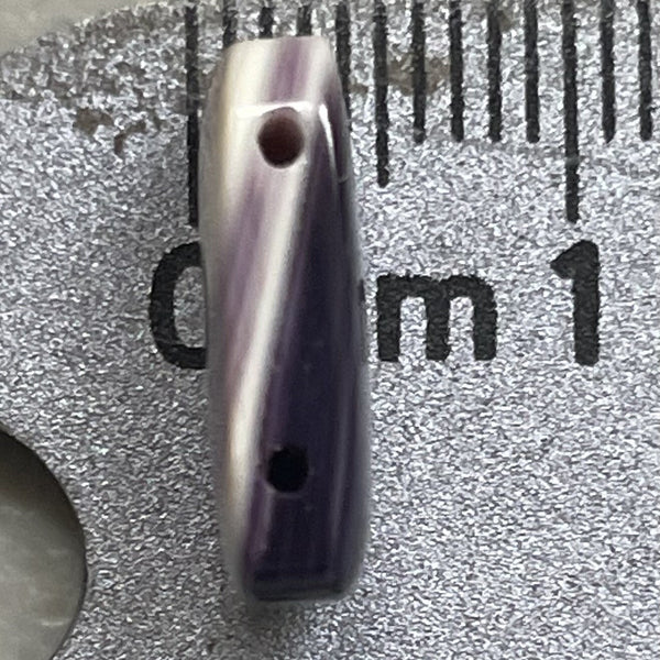 5100 Rect/2 hole 14x8mm purple wampum
